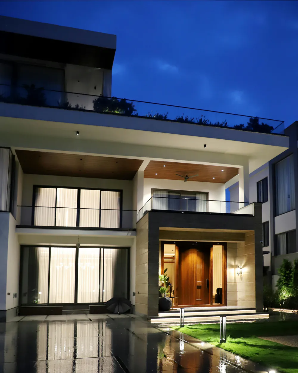 Nashville luxury home at dusk